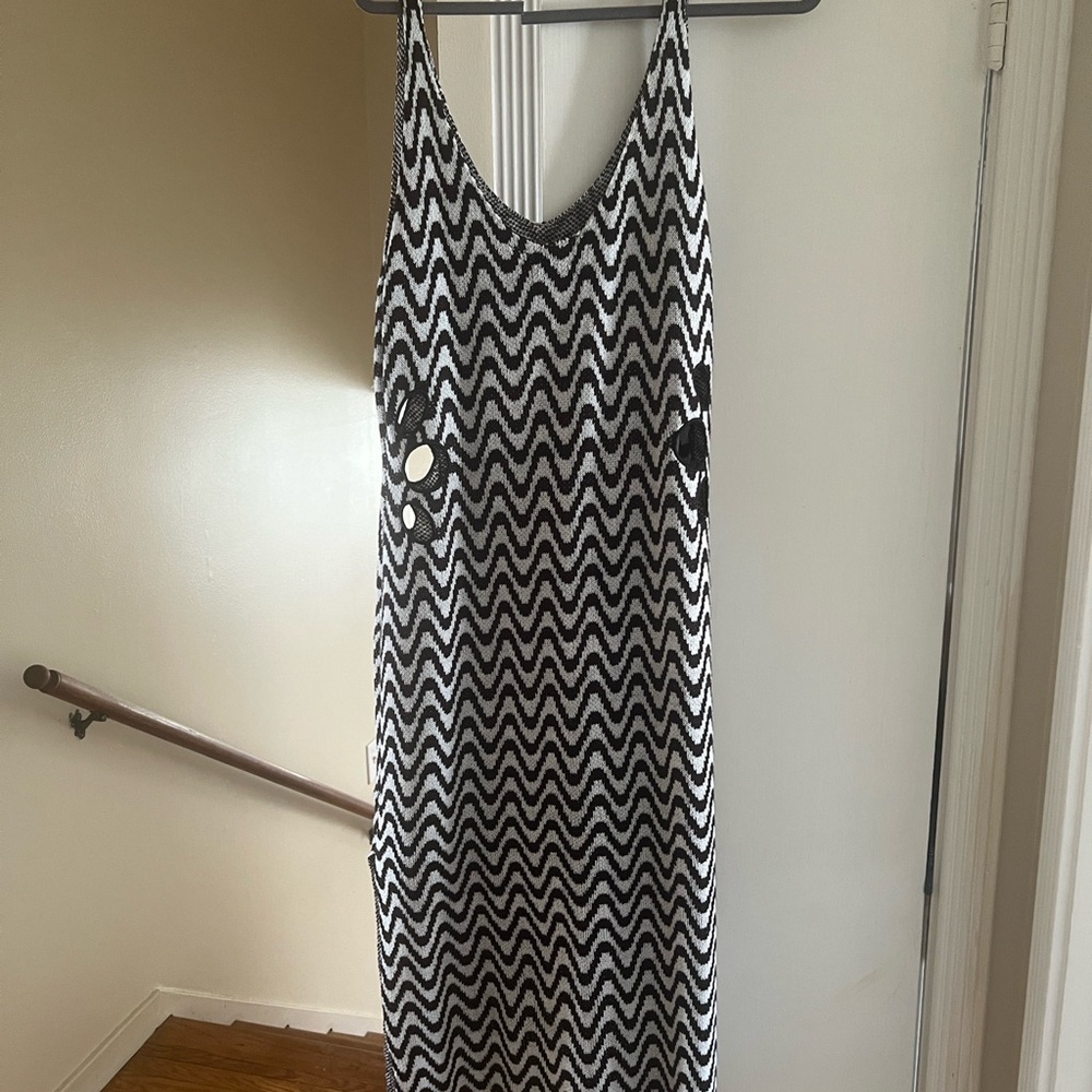 H&M Black and White Zigzag Knit Midi Slip Dress